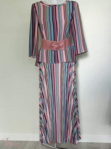 imusau.lt | parduodama Kostiumėlis MIDI margas,ištisinėmis linijomis,  su plisuotu sijonu .